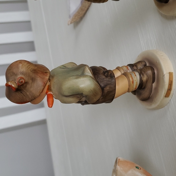 Hummel Figurines - Picture 4 of 8